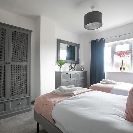 Ludlow Drive 3 Bed Contractor Family Town House In Melton Mowbray Extérieur photo