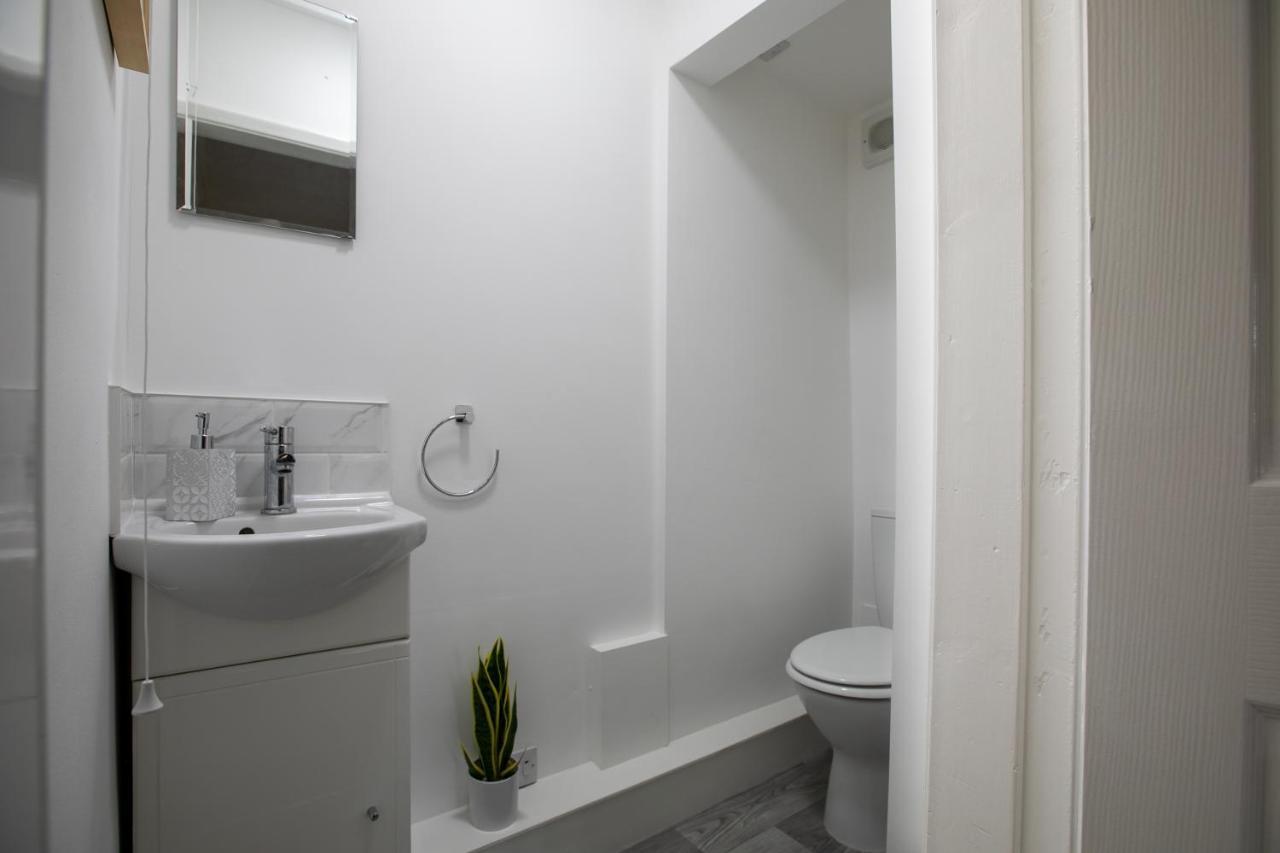 Ludlow Drive 3 Bed Contractor Family Town House In Melton Mowbray Extérieur photo