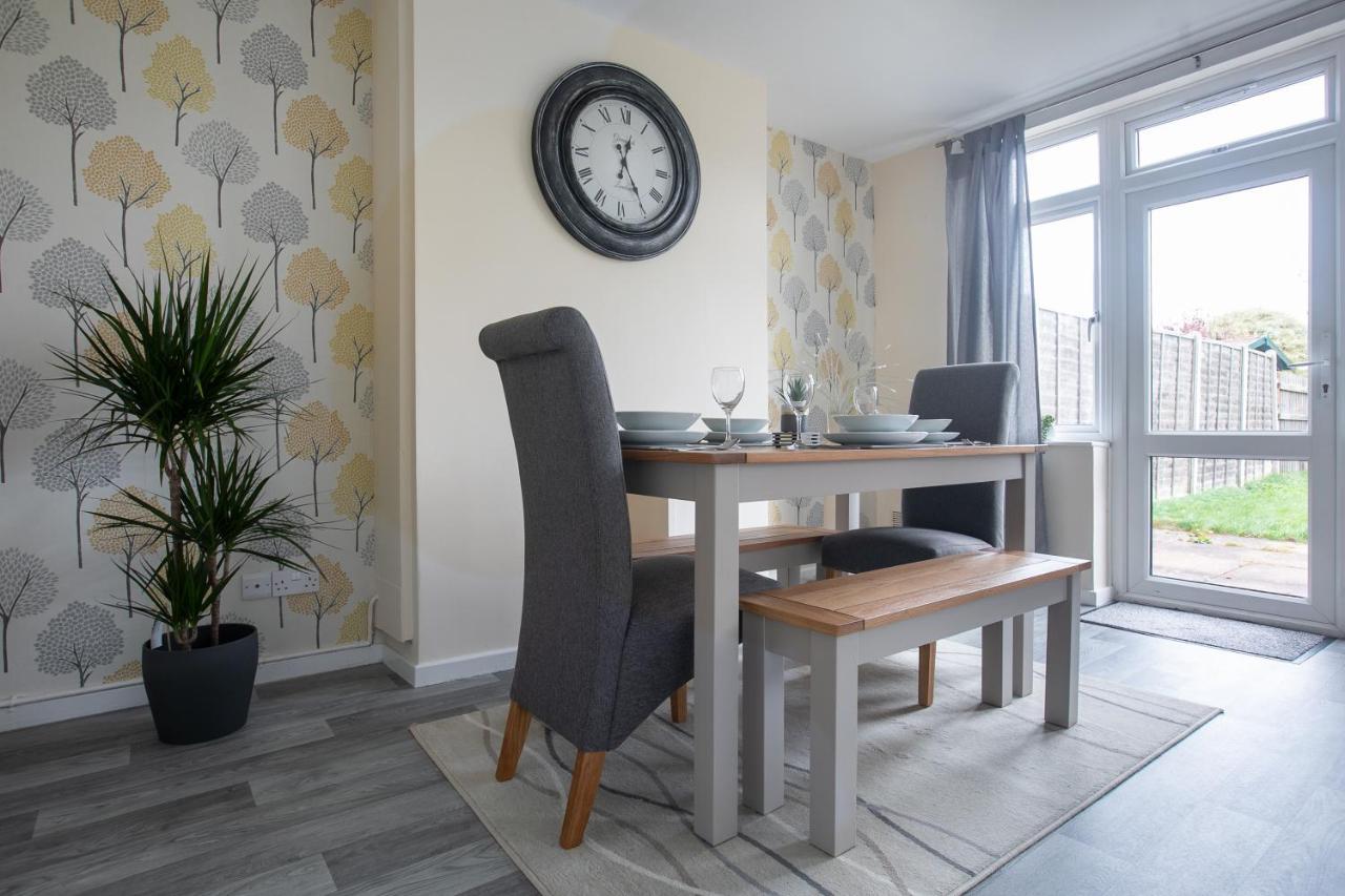Ludlow Drive 3 Bed Contractor Family Town House In Melton Mowbray Extérieur photo